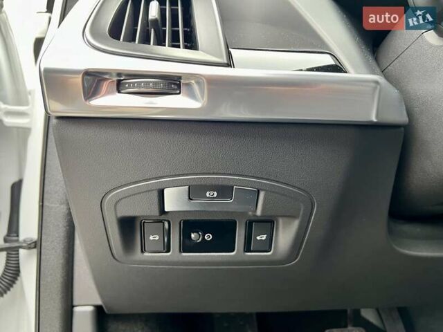 Белый Ягуар I-Pace, объемом двигателя 0 л и пробегом 105 тыс. км за 24999 $, фото 27 на Automoto.ua