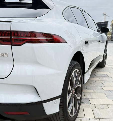 Белый Ягуар I-Pace, объемом двигателя 0 л и пробегом 84 тыс. км за 29000 $, фото 4 на Automoto.ua