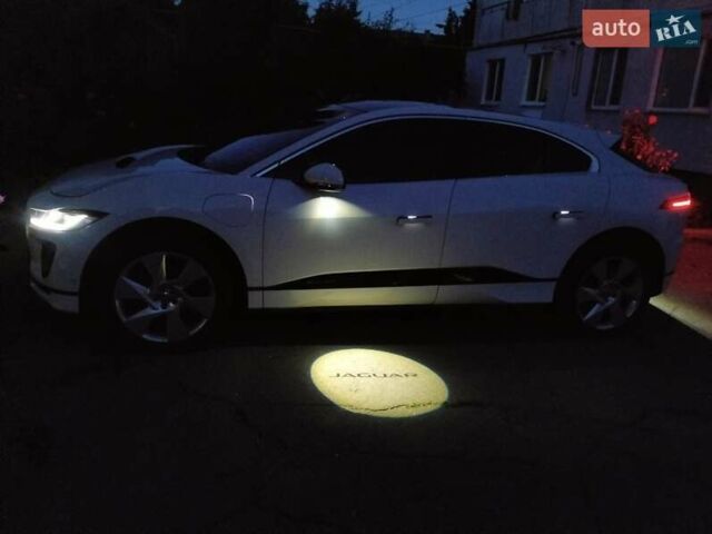 Белый Ягуар I-Pace, объемом двигателя 0 л и пробегом 129 тыс. км за 22800 $, фото 36 на Automoto.ua