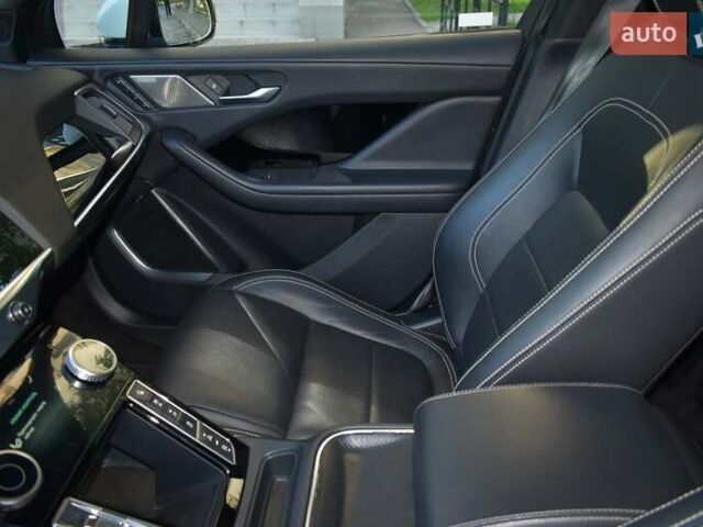 Белый Ягуар I-Pace, объемом двигателя 0 л и пробегом 61 тыс. км за 25000 $, фото 22 на Automoto.ua