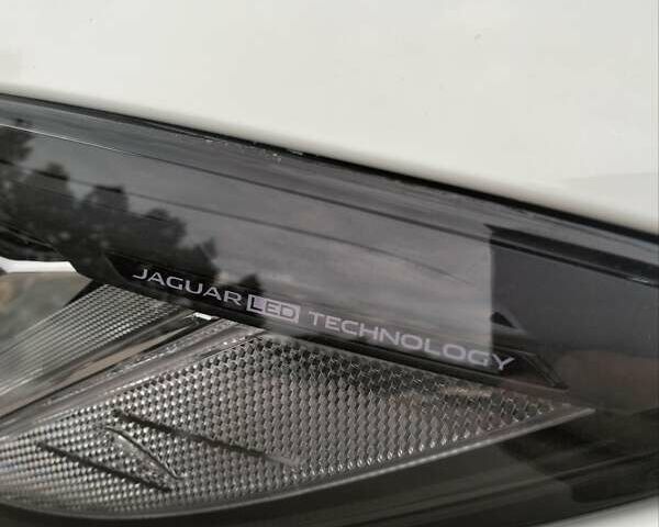 Белый Ягуар I-Pace, объемом двигателя 0 л и пробегом 129 тыс. км за 22800 $, фото 41 на Automoto.ua