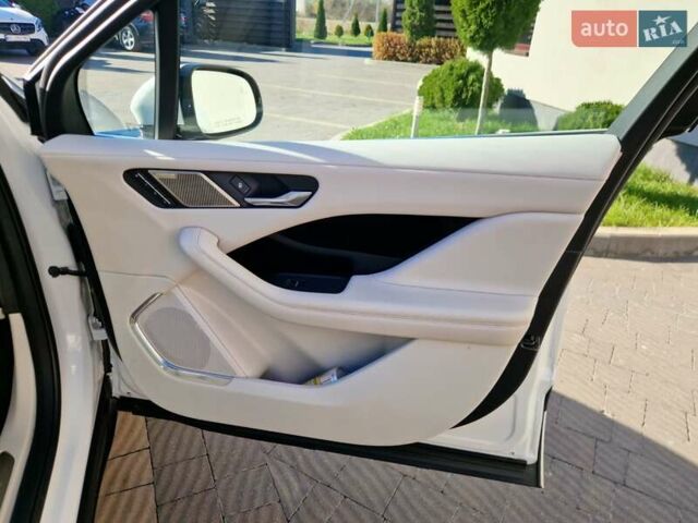 Білий Ягуар I-Pace, об'ємом двигуна 0 л та пробігом 50 тис. км за 48000 $, фото 42 на Automoto.ua