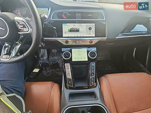 Белый Ягуар I-Pace, объемом двигателя 0 л и пробегом 123 тыс. км за 18000 $, фото 5 на Automoto.ua