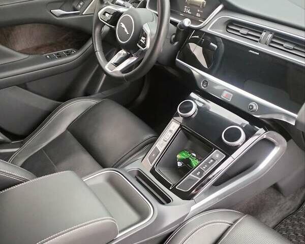Белый Ягуар I-Pace, объемом двигателя 0 л и пробегом 129 тыс. км за 22800 $, фото 25 на Automoto.ua