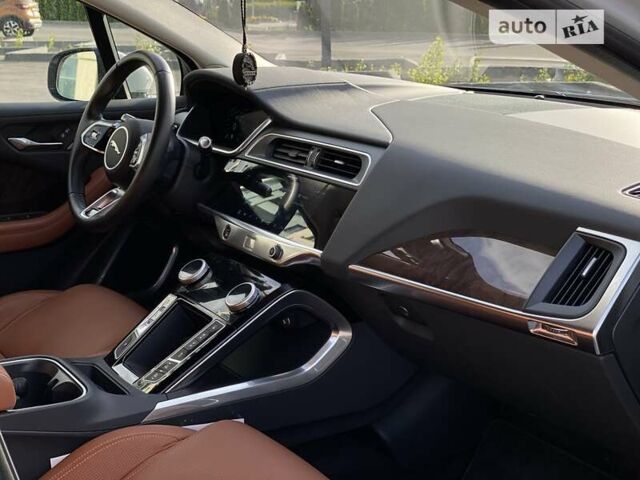 Белый Ягуар I-Pace, объемом двигателя 0 л и пробегом 54 тыс. км за 31999 $, фото 10 на Automoto.ua
