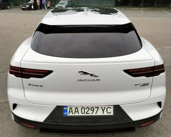 Белый Ягуар I-Pace, объемом двигателя 0 л и пробегом 129 тыс. км за 22800 $, фото 14 на Automoto.ua