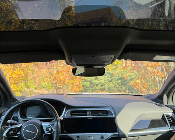 Белый Ягуар I-Pace, объемом двигателя 0 л и пробегом 130 тыс. км за 21950 $, фото 6 на Automoto.ua