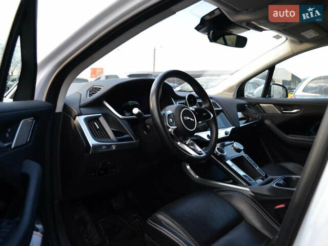 Белый Ягуар I-Pace, объемом двигателя 0 л и пробегом 99 тыс. км за 23999 $, фото 11 на Automoto.ua