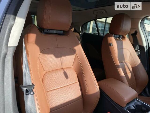 Белый Ягуар I-Pace, объемом двигателя 0 л и пробегом 54 тыс. км за 31999 $, фото 17 на Automoto.ua