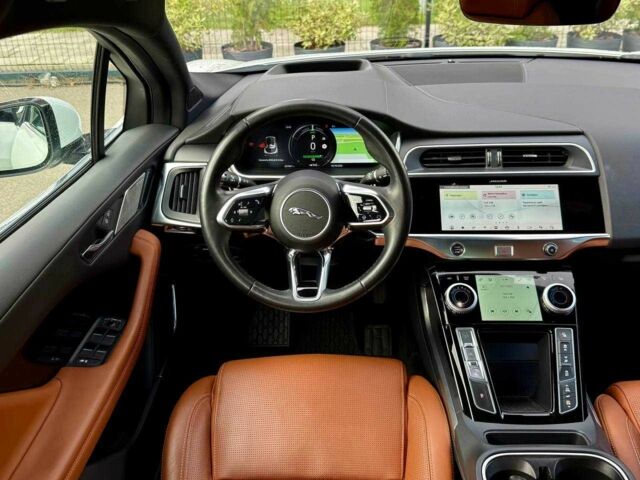 Белый Ягуар I-Pace, объемом двигателя 0 л и пробегом 37 тыс. км за 28900 $, фото 10 на Automoto.ua