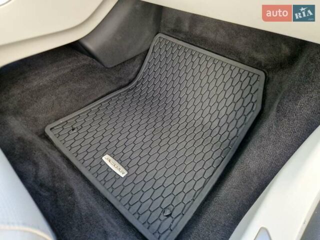 Білий Ягуар I-Pace, об'ємом двигуна 0 л та пробігом 50 тис. км за 48000 $, фото 47 на Automoto.ua