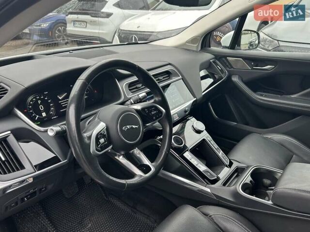 Белый Ягуар I-Pace, объемом двигателя 0 л и пробегом 77 тыс. км за 27900 $, фото 31 на Automoto.ua