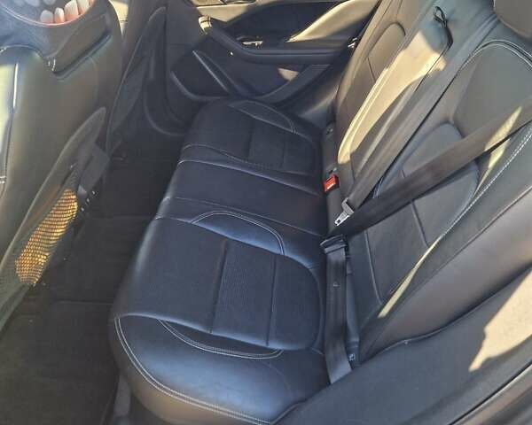 Белый Ягуар I-Pace, объемом двигателя 0 л и пробегом 175 тыс. км за 23000 $, фото 3 на Automoto.ua
