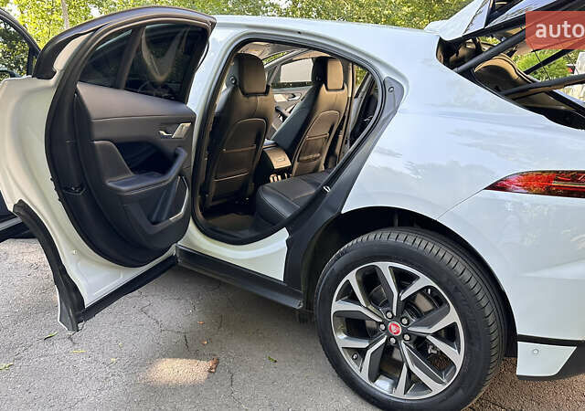 Белый Ягуар I-Pace, объемом двигателя 0 л и пробегом 84 тыс. км за 29000 $, фото 24 на Automoto.ua
