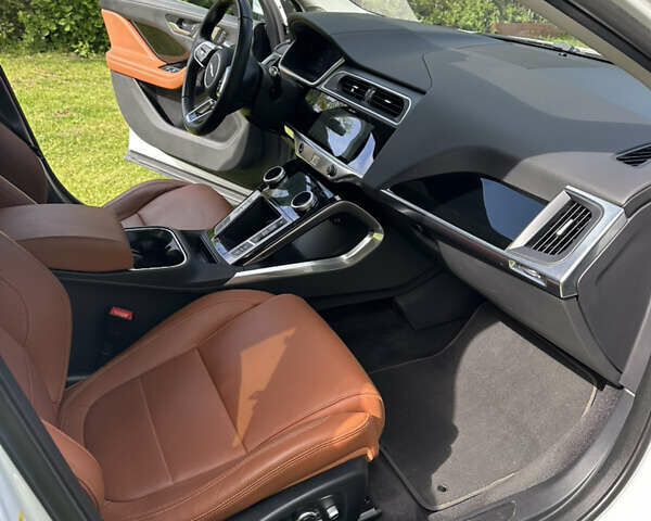 Белый Ягуар I-Pace, объемом двигателя 0 л и пробегом 43 тыс. км за 27300 $, фото 21 на Automoto.ua