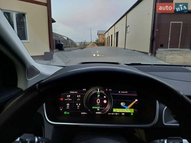 Белый Ягуар I-Pace, объемом двигателя 0 л и пробегом 127 тыс. км за 27699 $, фото 13 на Automoto.ua