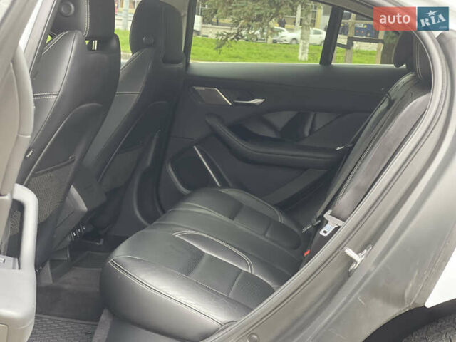 Білий Ягуар I-Pace, об'ємом двигуна 0 л та пробігом 64 тис. км за 24900 $, фото 64 на Automoto.ua