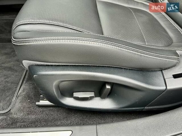 Белый Ягуар I-Pace, объемом двигателя 0 л и пробегом 105 тыс. км за 24999 $, фото 25 на Automoto.ua