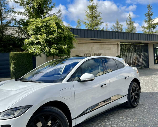 Белый Ягуар I-Pace, объемом двигателя 0 л и пробегом 96 тыс. км за 24700 $, фото 2 на Automoto.ua