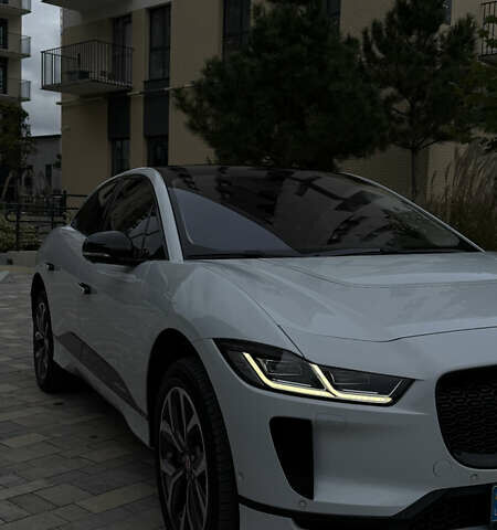 Белый Ягуар I-Pace, объемом двигателя 0 л и пробегом 84 тыс. км за 29000 $, фото 2 на Automoto.ua