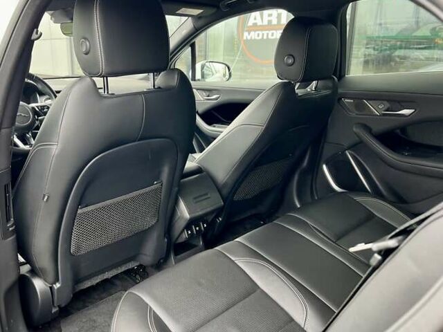 Белый Ягуар I-Pace, объемом двигателя 0 л и пробегом 105 тыс. км за 24999 $, фото 30 на Automoto.ua
