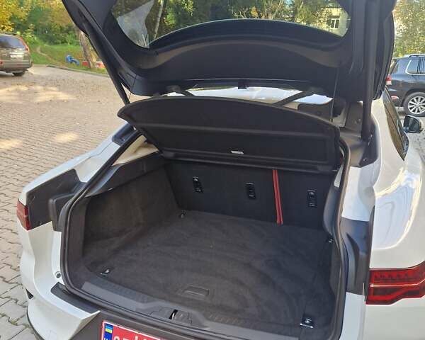 Білий Ягуар I-Pace, об'ємом двигуна 0 л та пробігом 41 тис. км за 27900 $, фото 36 на Automoto.ua