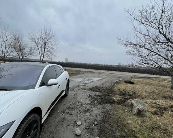Белый Ягуар I-Pace, объемом двигателя 0 л и пробегом 95 тыс. км за 22000 $, фото 3 на Automoto.ua