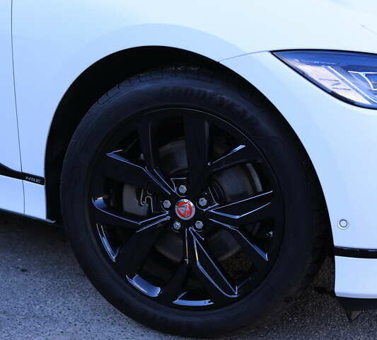 Белый Ягуар I-Pace, объемом двигателя 0 л и пробегом 36 тыс. км за 43000 $, фото 41 на Automoto.ua