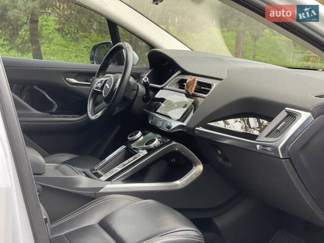 Білий Ягуар I-Pace, об'ємом двигуна 0 л та пробігом 64 тис. км за 24900 $, фото 43 на Automoto.ua