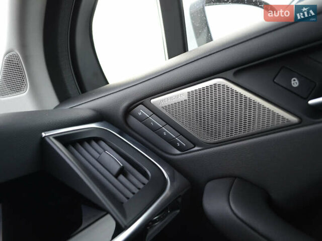Белый Ягуар I-Pace, объемом двигателя 0 л и пробегом 99 тыс. км за 22999 $, фото 19 на Automoto.ua
