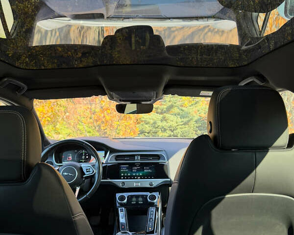 Белый Ягуар I-Pace, объемом двигателя 0 л и пробегом 130 тыс. км за 21950 $, фото 7 на Automoto.ua