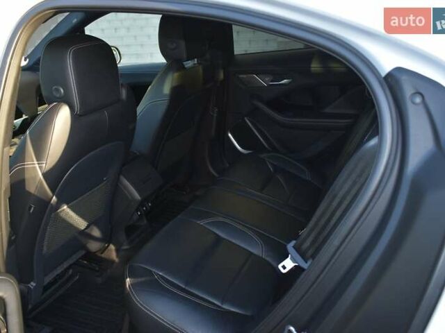Белый Ягуар I-Pace, объемом двигателя 0 л и пробегом 61 тыс. км за 25000 $, фото 17 на Automoto.ua