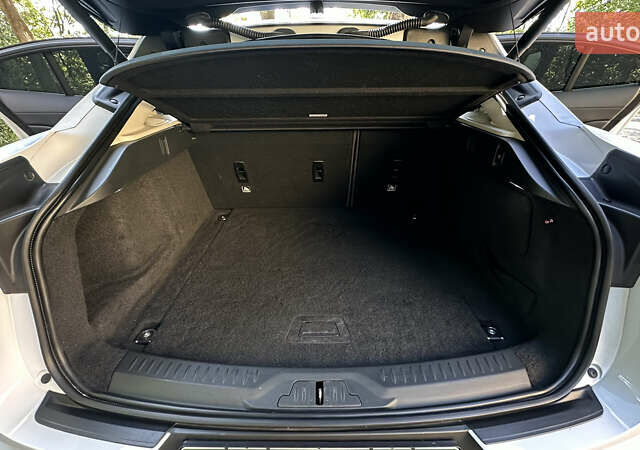 Белый Ягуар I-Pace, объемом двигателя 0 л и пробегом 84 тыс. км за 29000 $, фото 12 на Automoto.ua