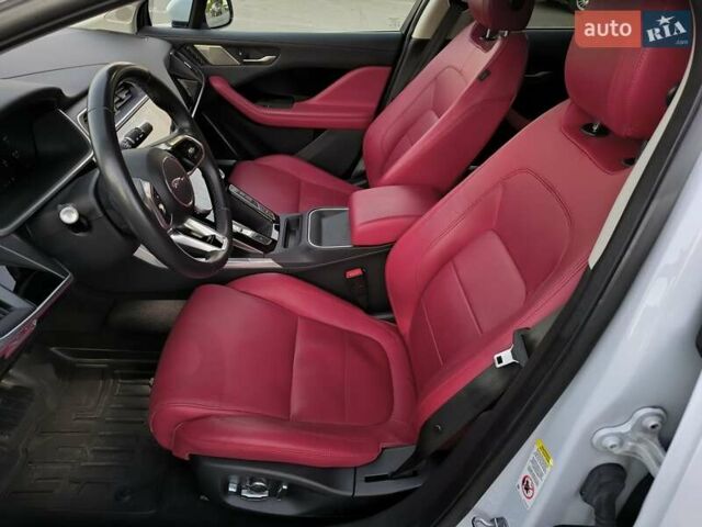 Белый Ягуар I-Pace, объемом двигателя 0 л и пробегом 65 тыс. км за 31800 $, фото 25 на Automoto.ua