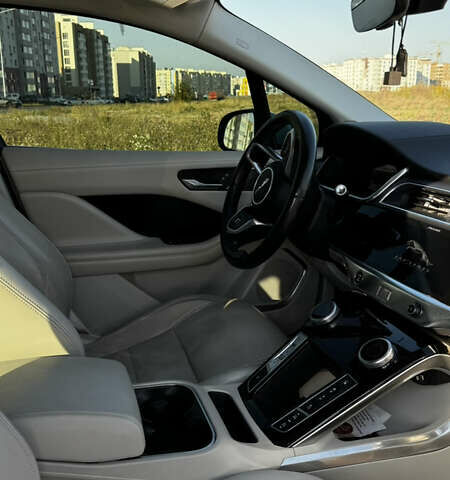 Белый Ягуар I-Pace, объемом двигателя 0 л и пробегом 92 тыс. км за 24000 $, фото 2 на Automoto.ua