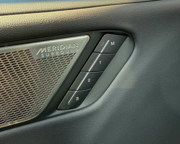 Белый Ягуар I-Pace, объемом двигателя 0 л и пробегом 130 тыс. км за 21950 $, фото 12 на Automoto.ua