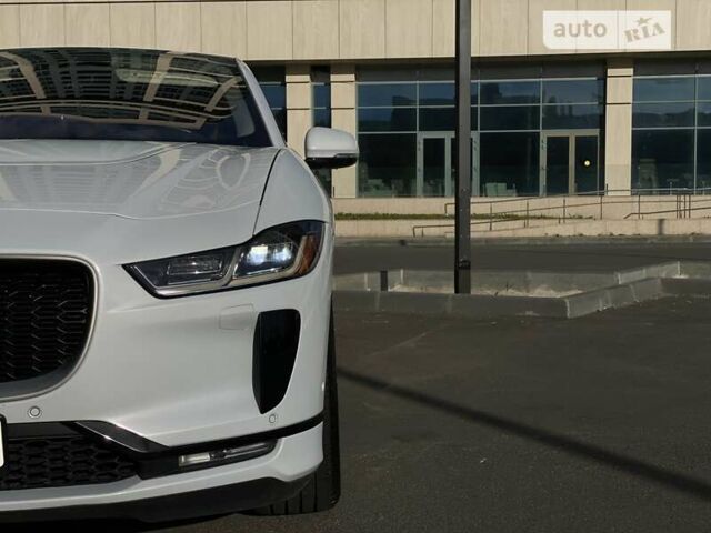 Белый Ягуар I-Pace, объемом двигателя 0 л и пробегом 54 тыс. км за 31999 $, фото 43 на Automoto.ua