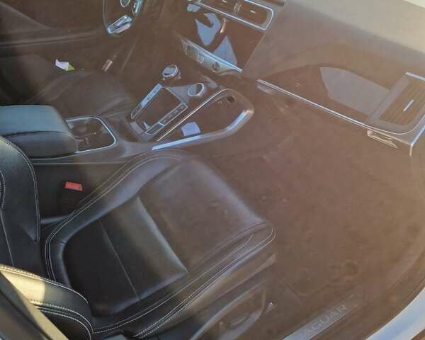Белый Ягуар I-Pace, объемом двигателя 0 л и пробегом 175 тыс. км за 23000 $, фото 1 на Automoto.ua