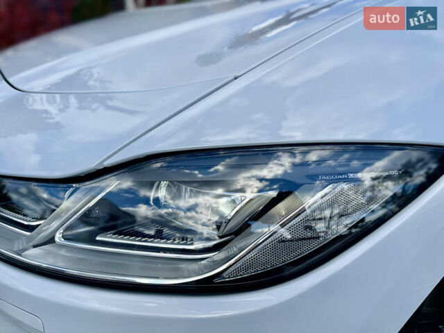 Белый Ягуар I-Pace, объемом двигателя 0 л и пробегом 96 тыс. км за 24700 $, фото 14 на Automoto.ua