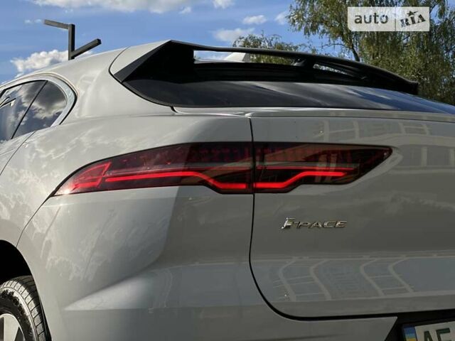 Белый Ягуар I-Pace, объемом двигателя 0 л и пробегом 54 тыс. км за 31999 $, фото 47 на Automoto.ua
