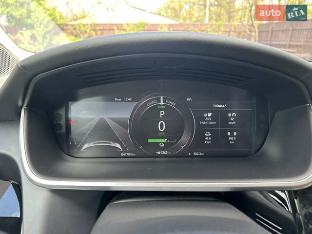 Белый Ягуар I-Pace, объемом двигателя 0 л и пробегом 43 тыс. км за 27300 $, фото 20 на Automoto.ua