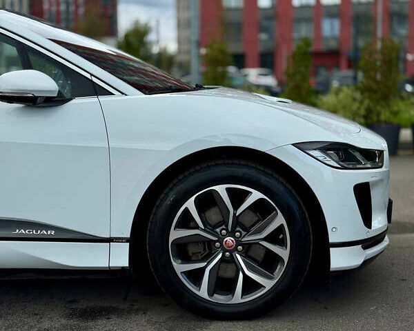 Белый Ягуар I-Pace, объемом двигателя 0 л и пробегом 37 тыс. км за 28900 $, фото 11 на Automoto.ua