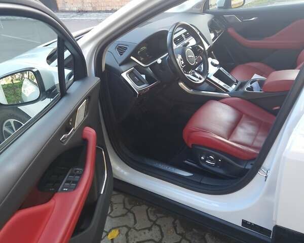 Белый Ягуар I-Pace, объемом двигателя 0 л и пробегом 40 тыс. км за 31900 $, фото 18 на Automoto.ua