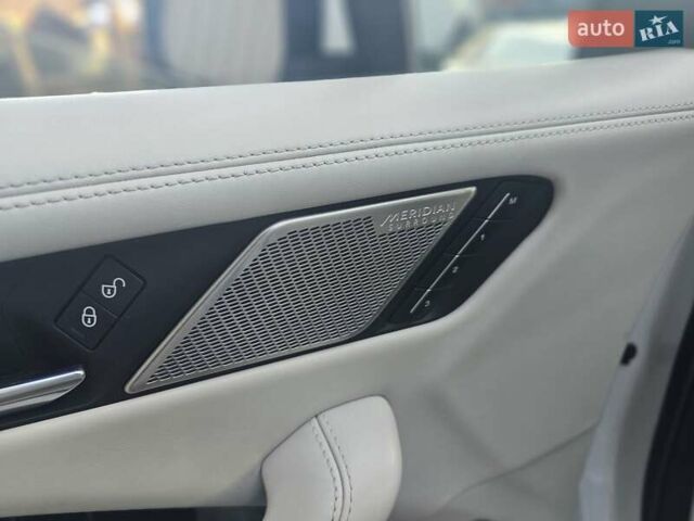 Белый Ягуар I-Pace, объемом двигателя 0 л и пробегом 101 тыс. км за 24700 $, фото 22 на Automoto.ua