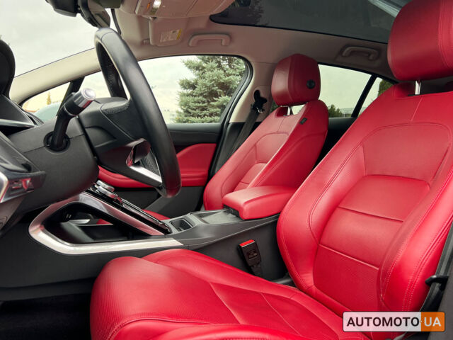 Белый Ягуар I-Pace, объемом двигателя 90 л и пробегом 68 тыс. км за 32999 $, фото 24 на Automoto.ua