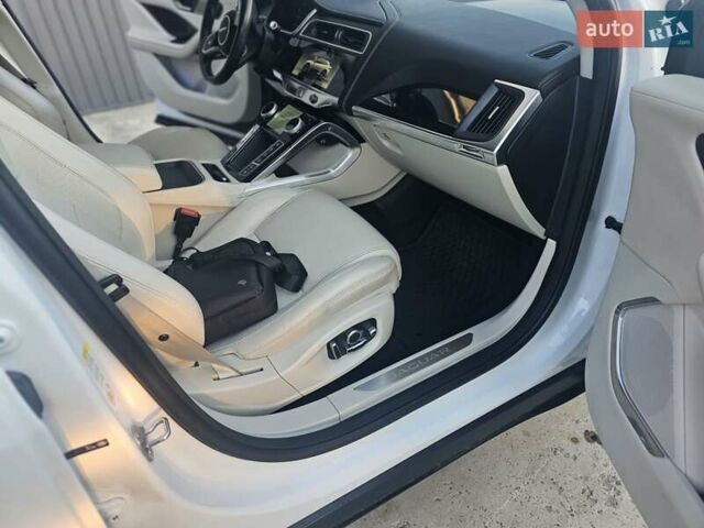 Белый Ягуар I-Pace, объемом двигателя 0 л и пробегом 101 тыс. км за 24700 $, фото 37 на Automoto.ua