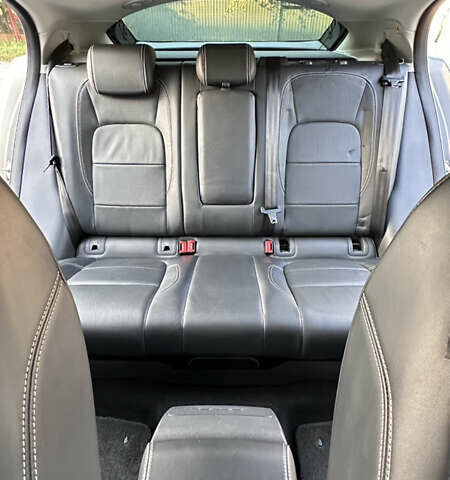Белый Ягуар I-Pace, объемом двигателя 0 л и пробегом 84 тыс. км за 29000 $, фото 20 на Automoto.ua
