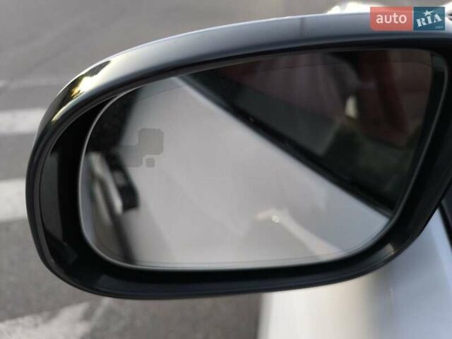 Белый Ягуар I-Pace, объемом двигателя 0 л и пробегом 65 тыс. км за 31800 $, фото 10 на Automoto.ua