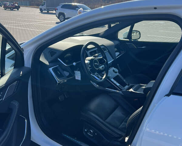 Белый Ягуар I-Pace, объемом двигателя 0 л и пробегом 94 тыс. км за 24900 $, фото 5 на Automoto.ua