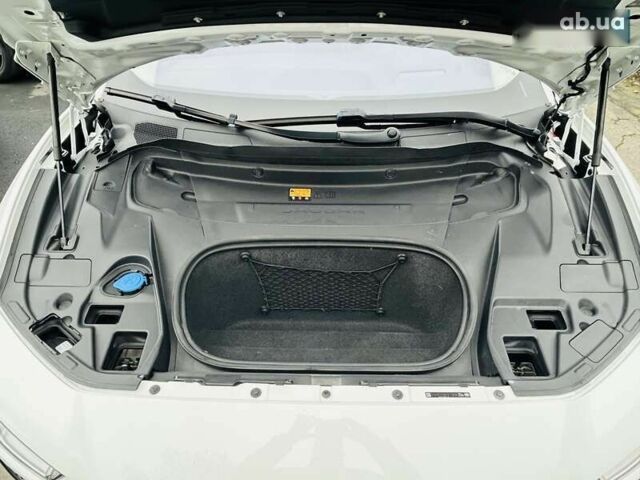 Белый Ягуар I-Pace, объемом двигателя 0 л и пробегом 77 тыс. км за 26900 $, фото 12 на Automoto.ua